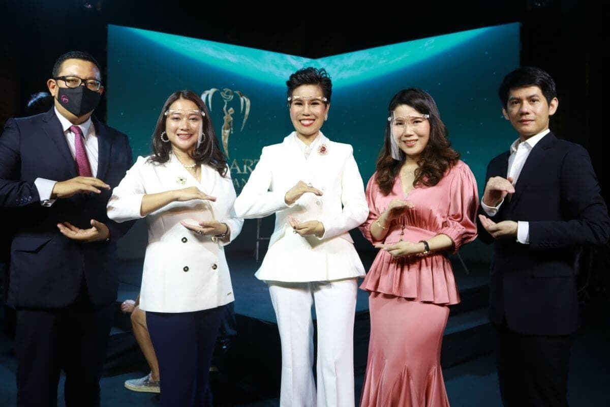พญ.วลีรัตน์ ทวีบรรจงสิน วลีรัตน์คลินิก ร่วมแถลงข่าว Miss Earth Thailand 2021