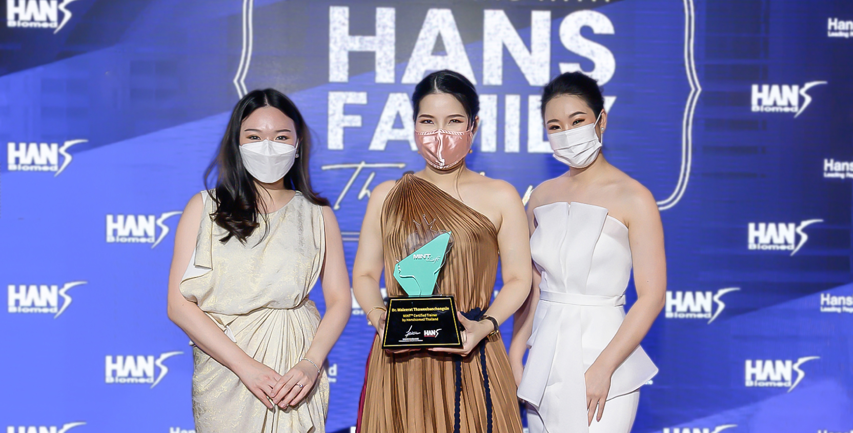 亚洲第一美容领导者Waleerat Clinic荣获“Beauty Biz Award 2020”